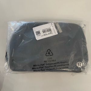 NWT Large Everywhere Belt Bag